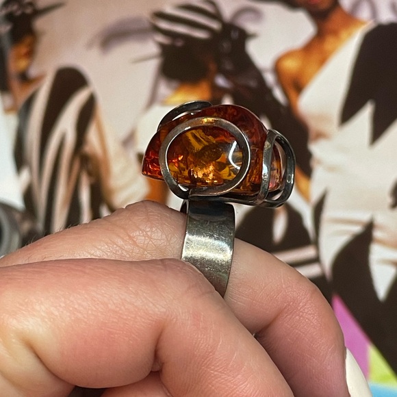 Unique Vintage Sterling Silver Ring With Large Caged Amber Stone Size 8 - Picture 5 of 9